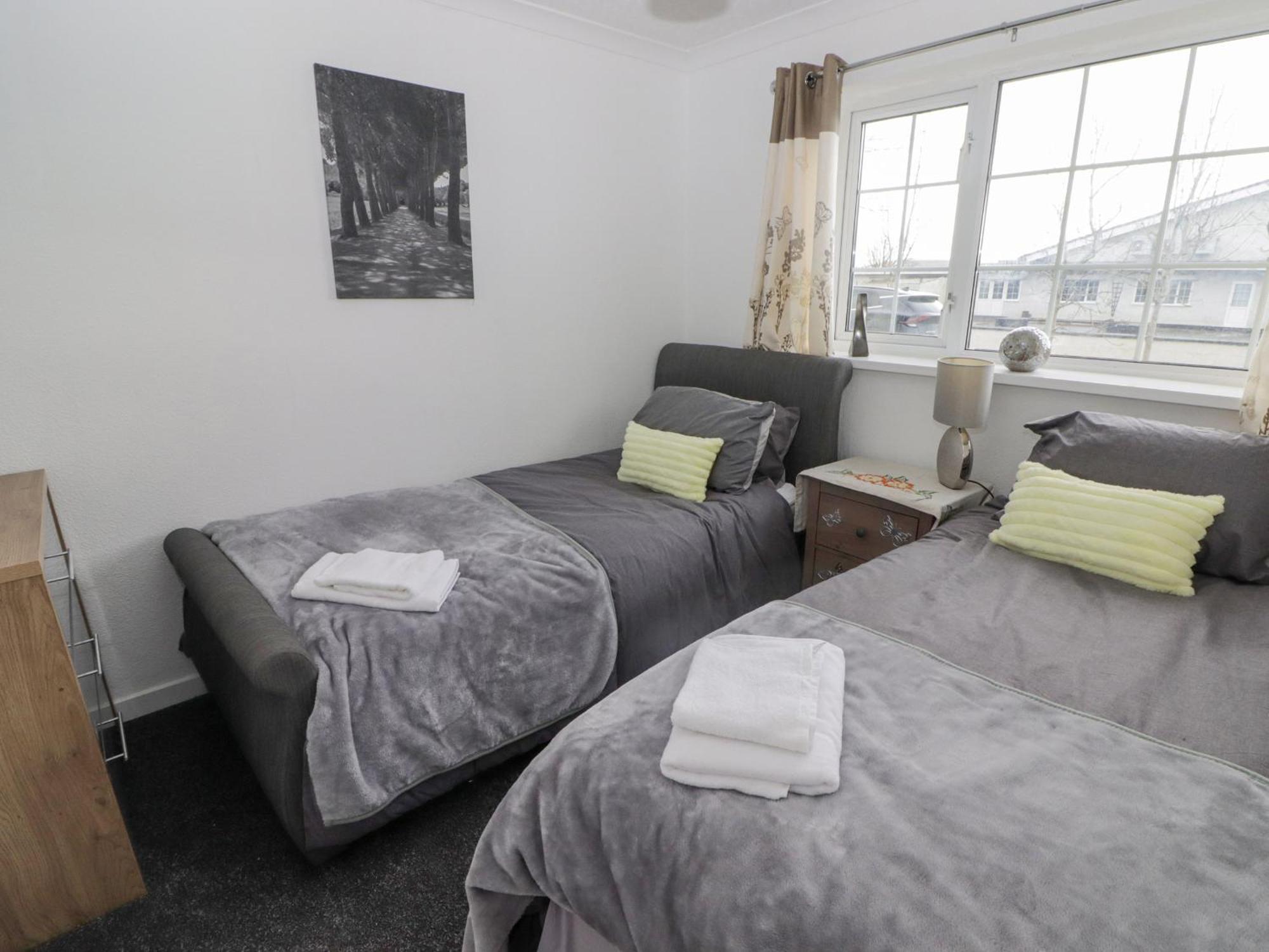 48 Gower Holiday Village Swansea Exteriör bild